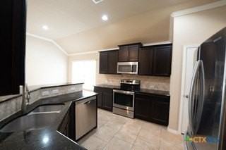 229 Primrose Way - Photo 4 of 15