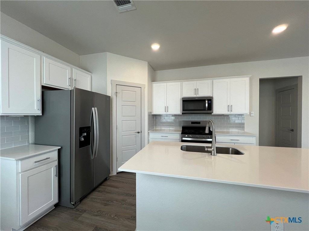 1332 Plymouth Rd - Photo 4 of 17