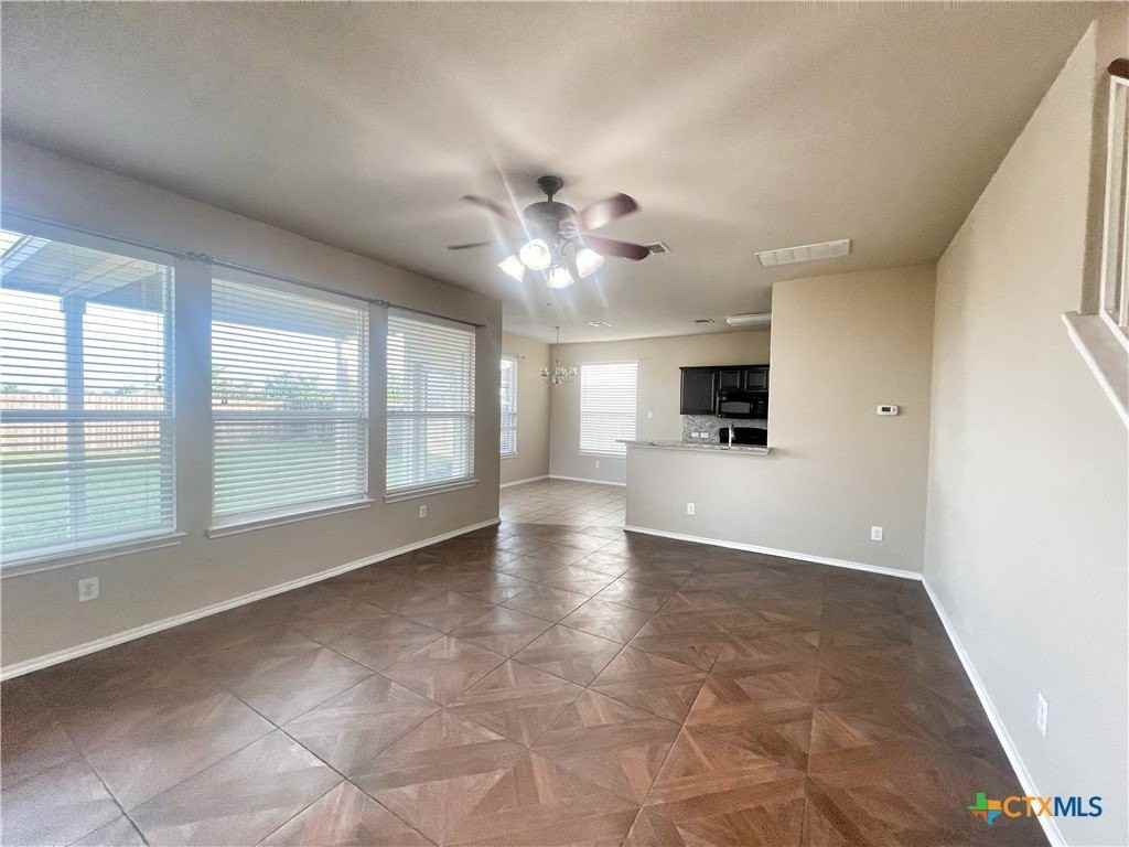 525 Tom Kemp Drive - Photo 5 of 31