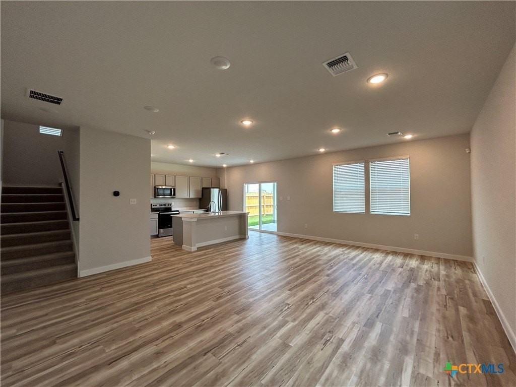 4305 Danforth St - Photo 2 of 35