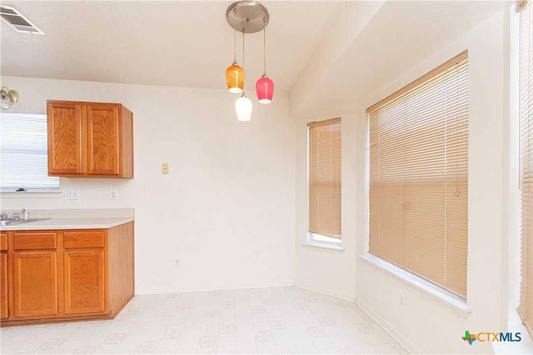 2900 Southhill Drive - Photo 5 of 19