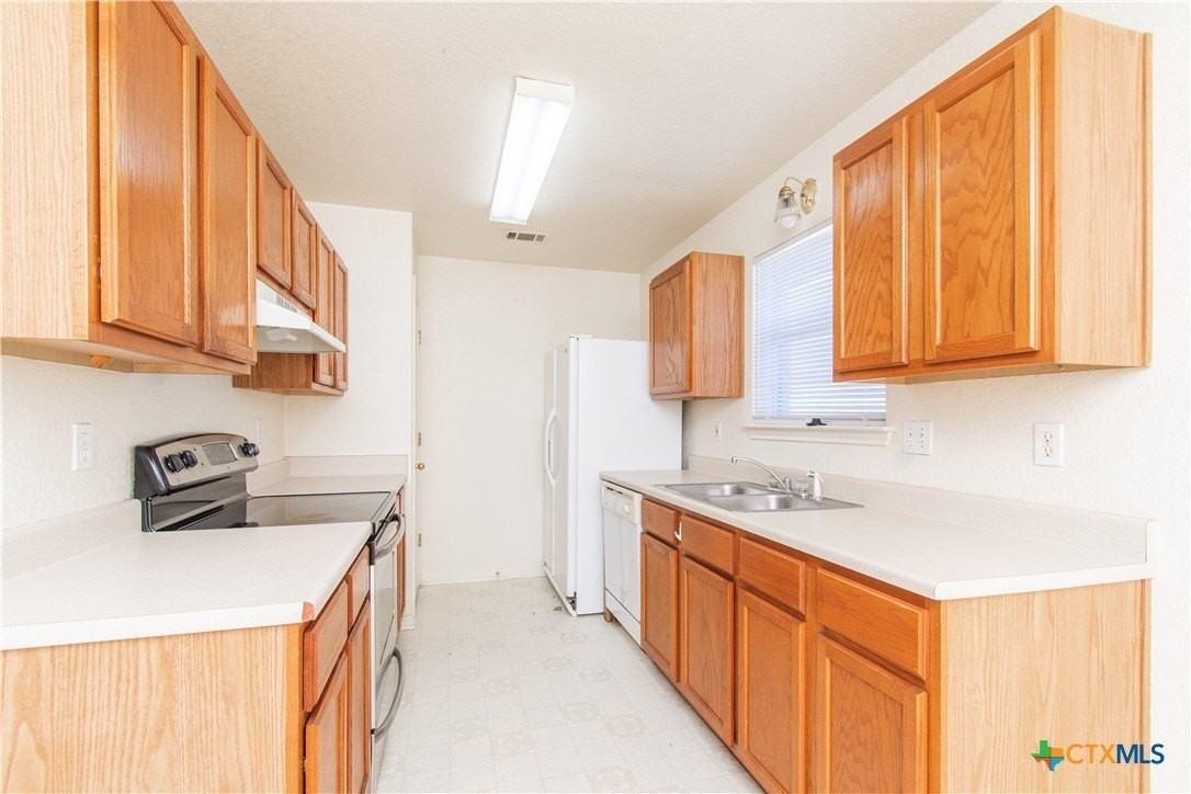 2900 Southhill Drive - Photo 6 of 19