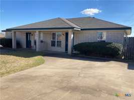 featured image of 1401 Windward Drive #B