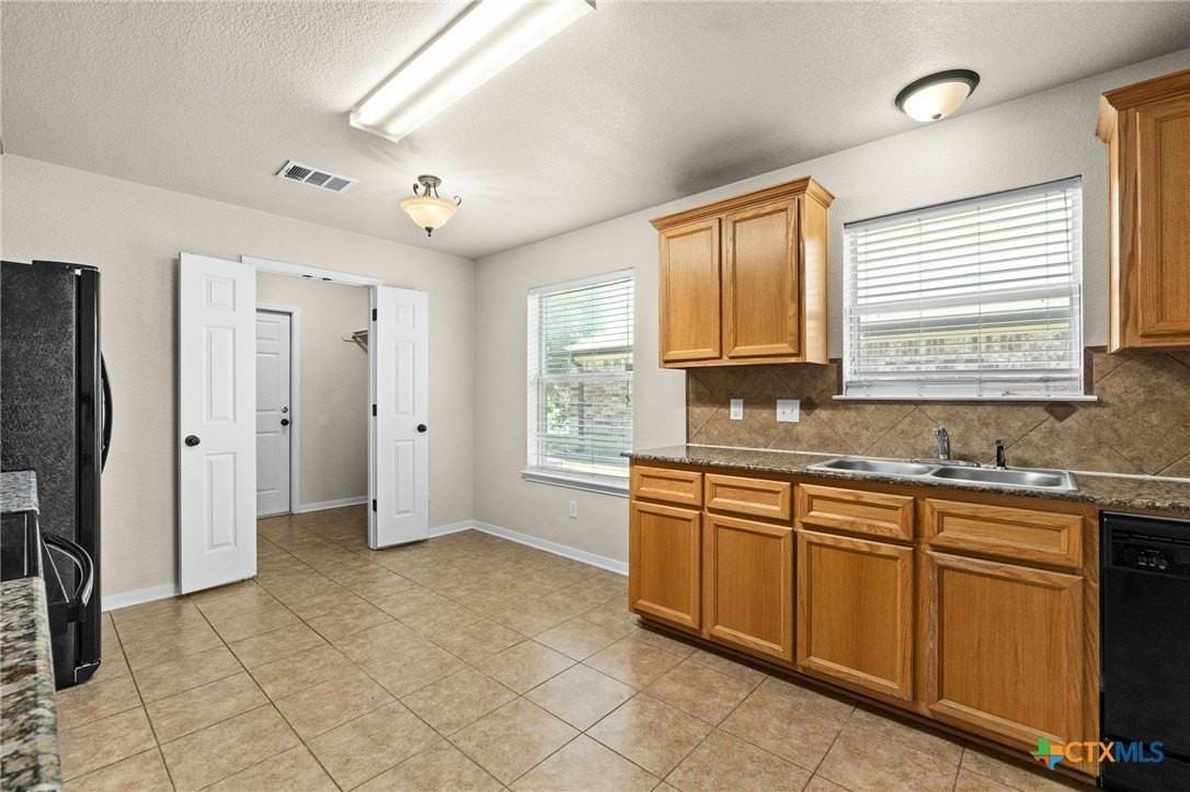 6501 Alvin Dr - Photo 3 of 14