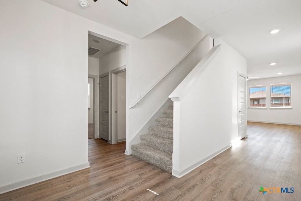 412 Wilshire Road - Photo 4 of 29