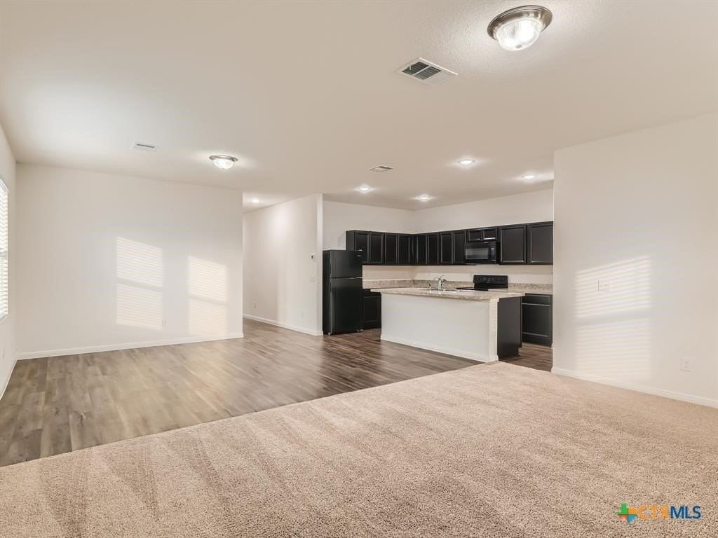 140 Seneca Loop - Photo 5 of 14