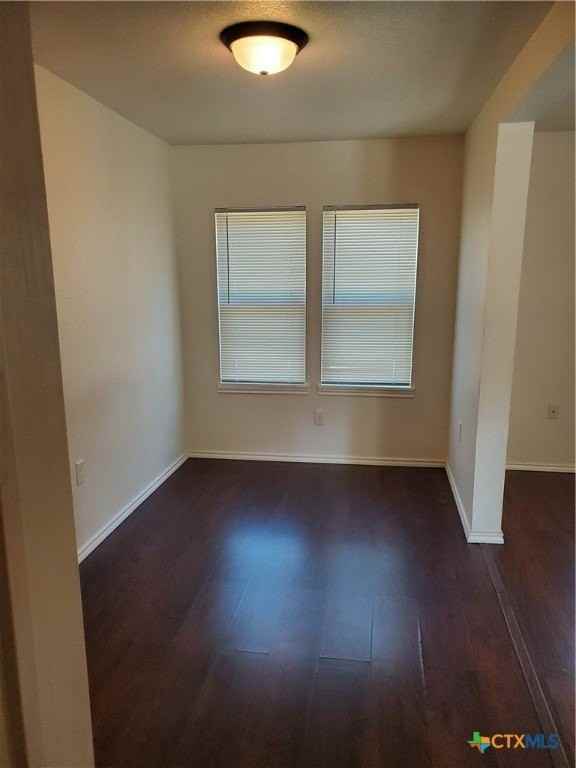 826 North Bowie Street - Photo 5 of 9