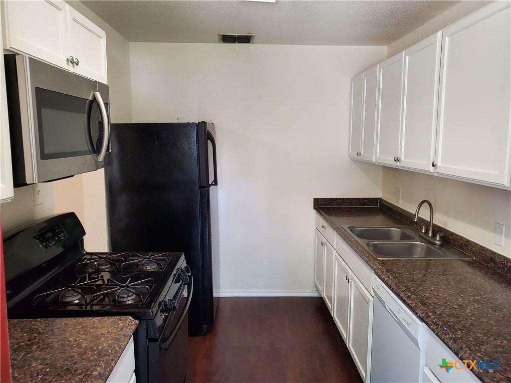 826 North Bowie Street - Photo 6 of 9