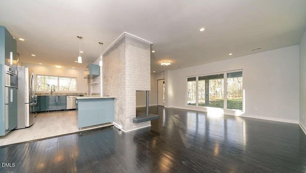 104 Masondale Ave - Photo 5 of 25