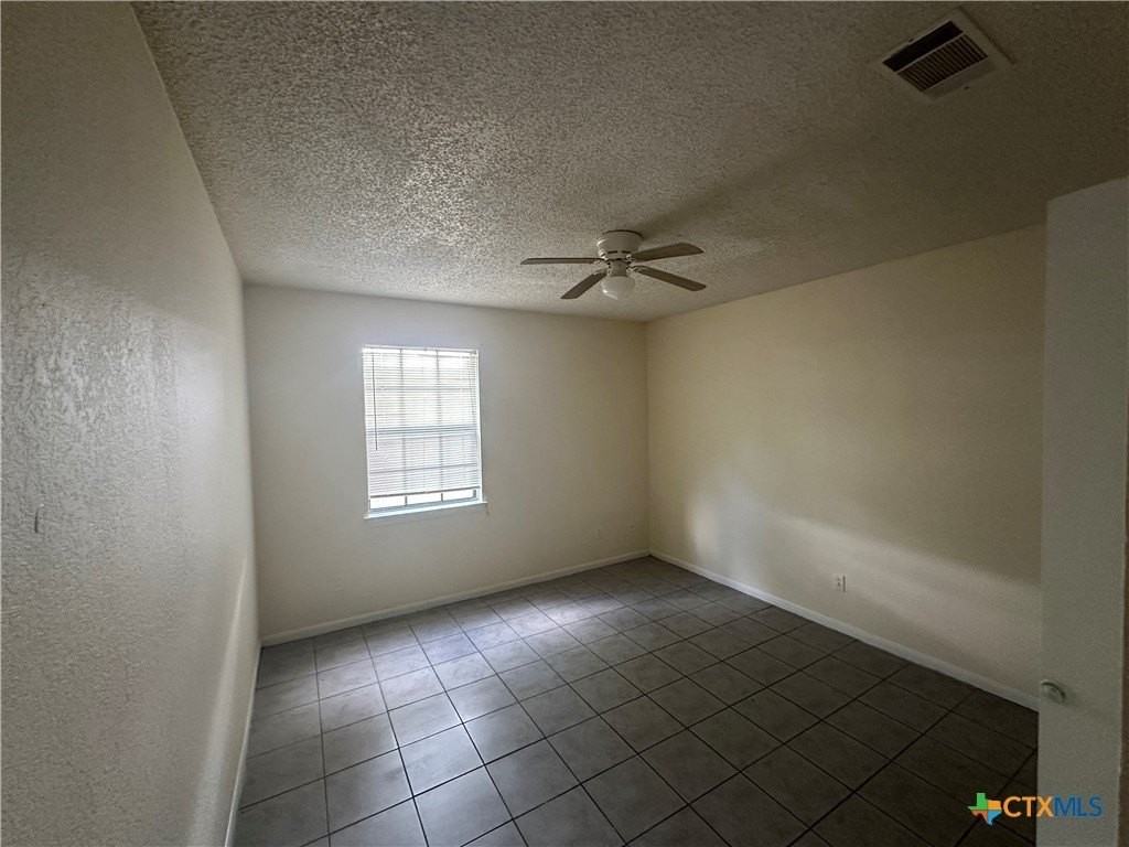 2109 Hinkle Avenue #B - Photo 3 of 8