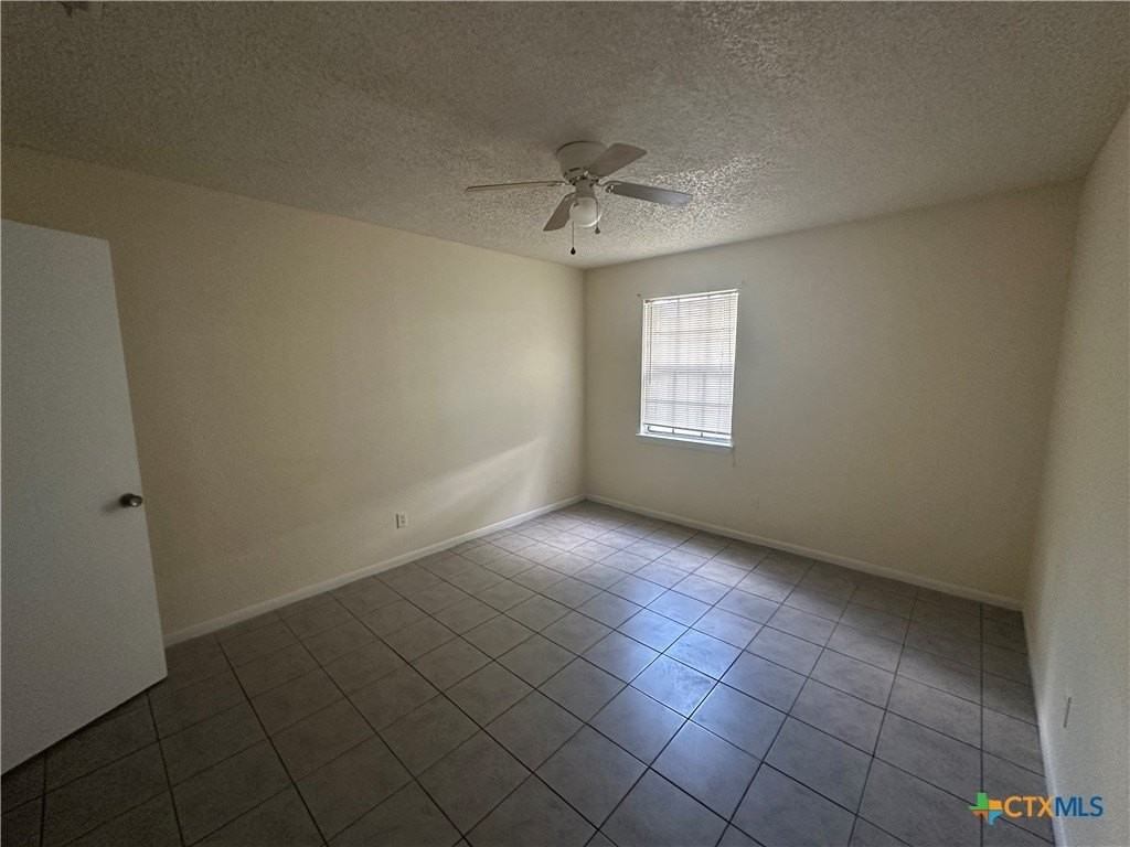 2109 Hinkle Avenue #B - Photo 4 of 8