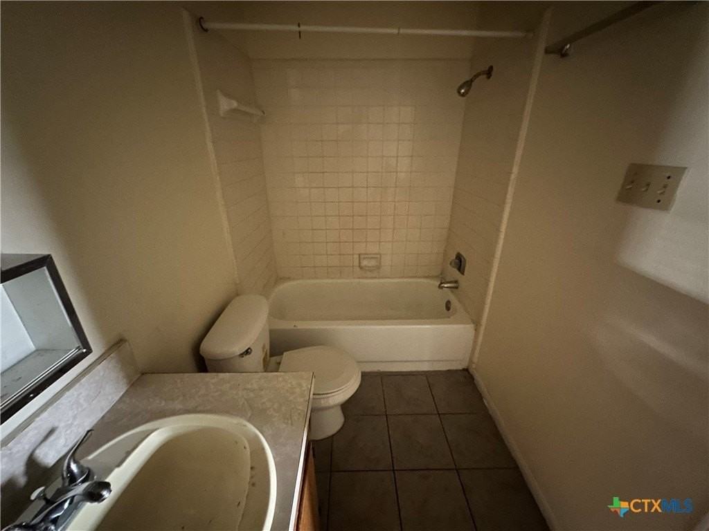 2109 Hinkle Avenue #B - Photo 5 of 8