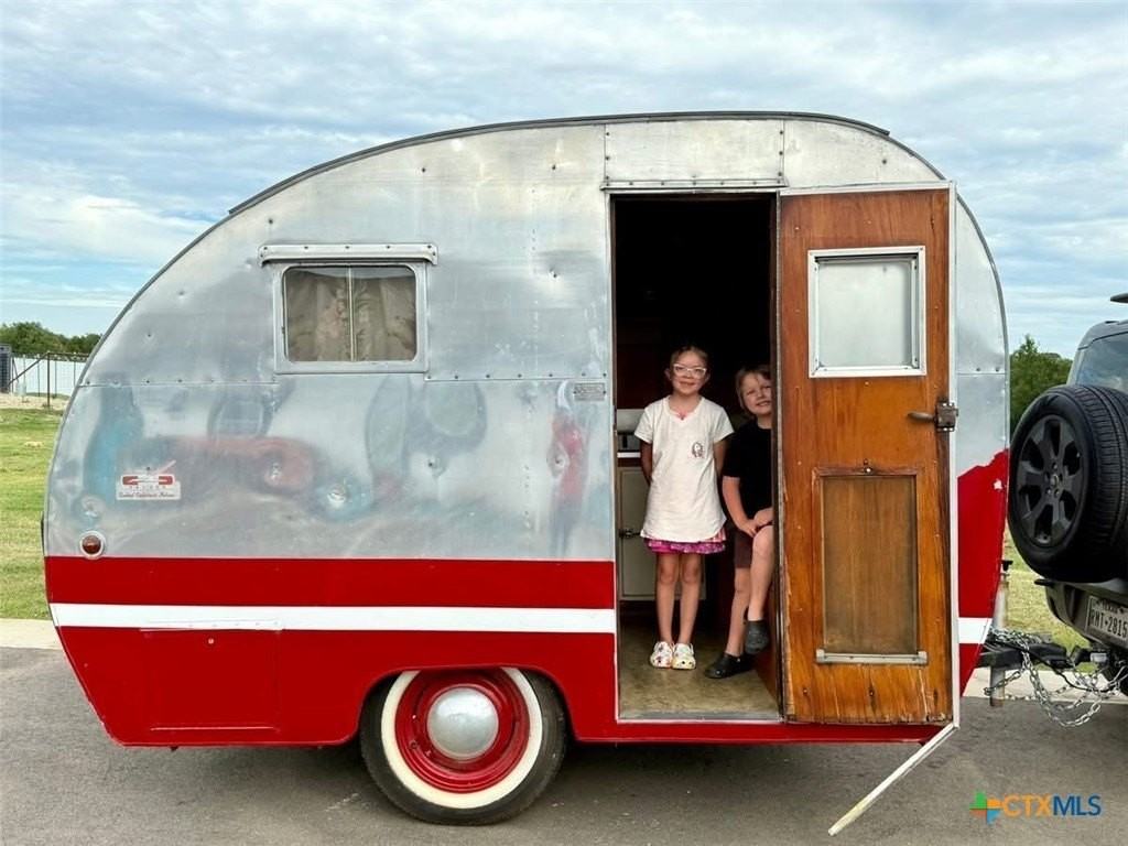 3196 Renne Street - Photo 4 of 35