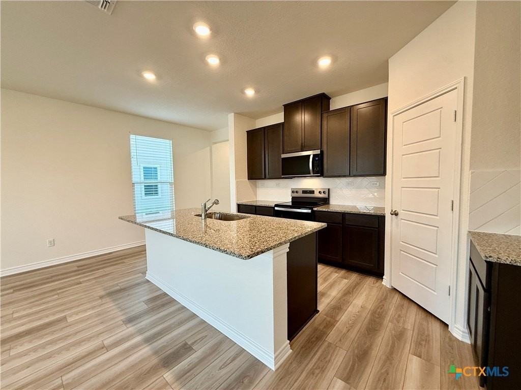 433 Panther Pass - Photo 7 of 45