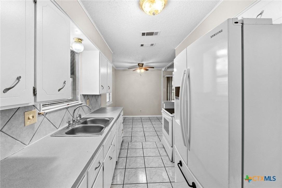 1902 Hooten Street - Photo 6 of 14