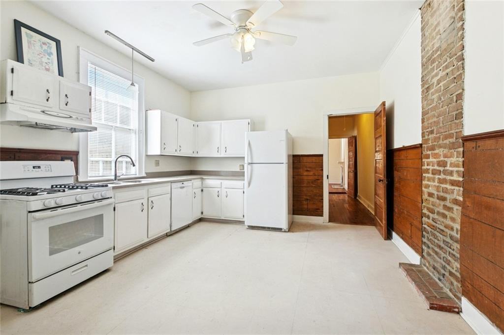 237 Elmeer Ave - Photo 6 of 12