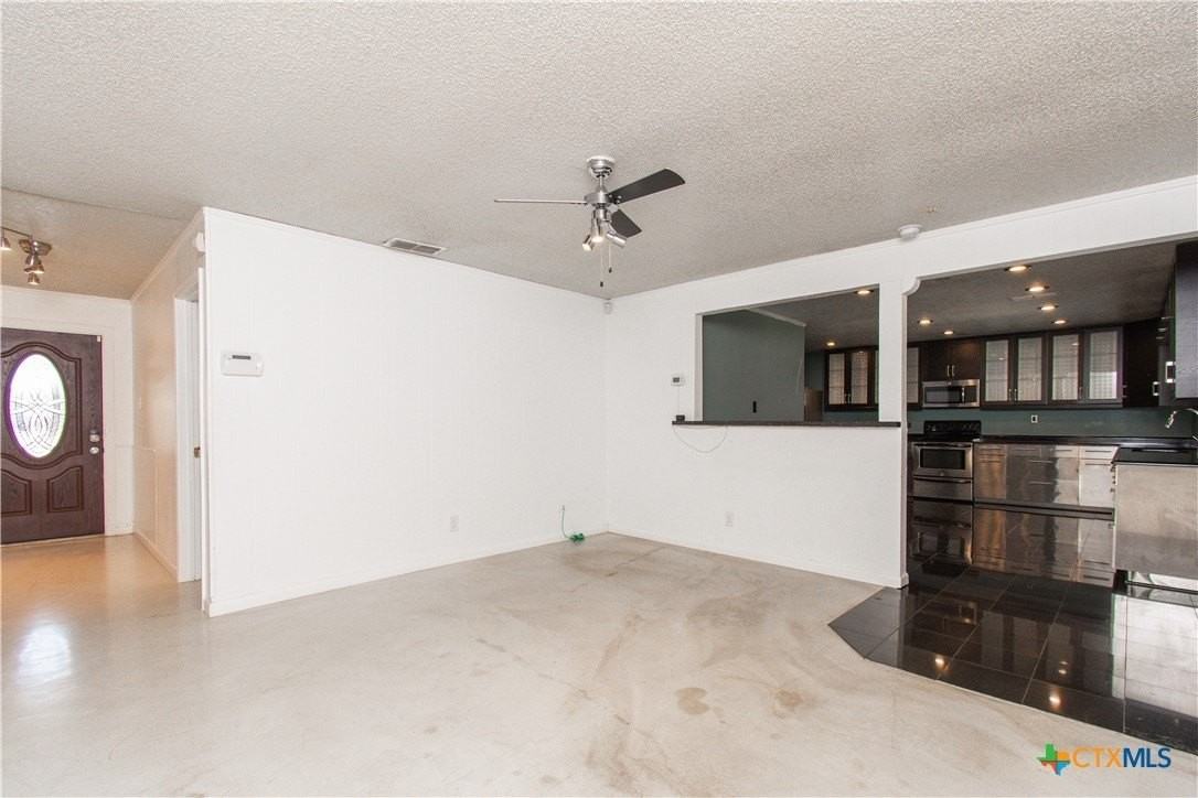 2524 Berkett Dr - Photo 3 of 21