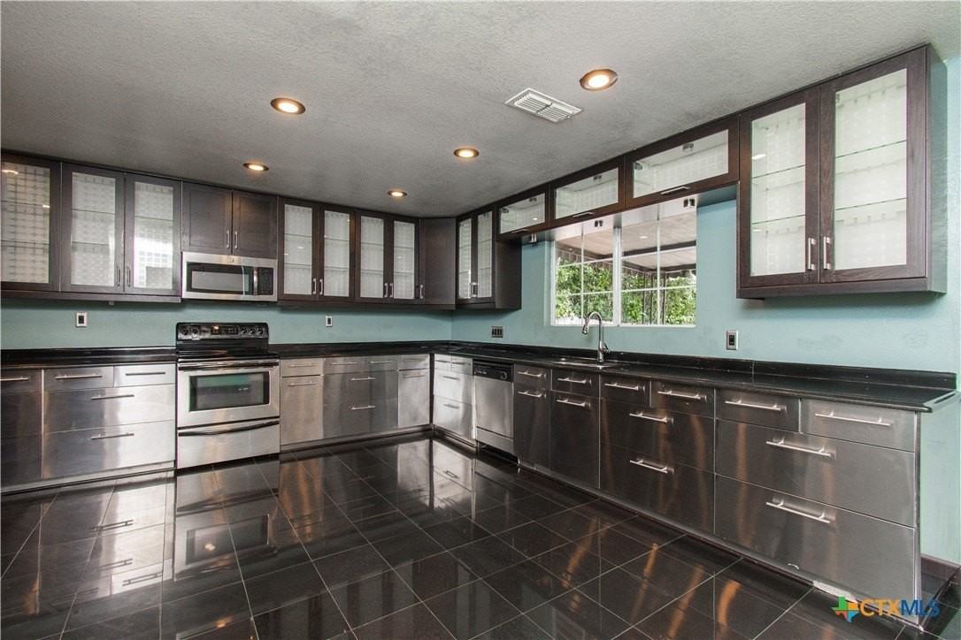 2524 Berkett Dr - Photo 6 of 21