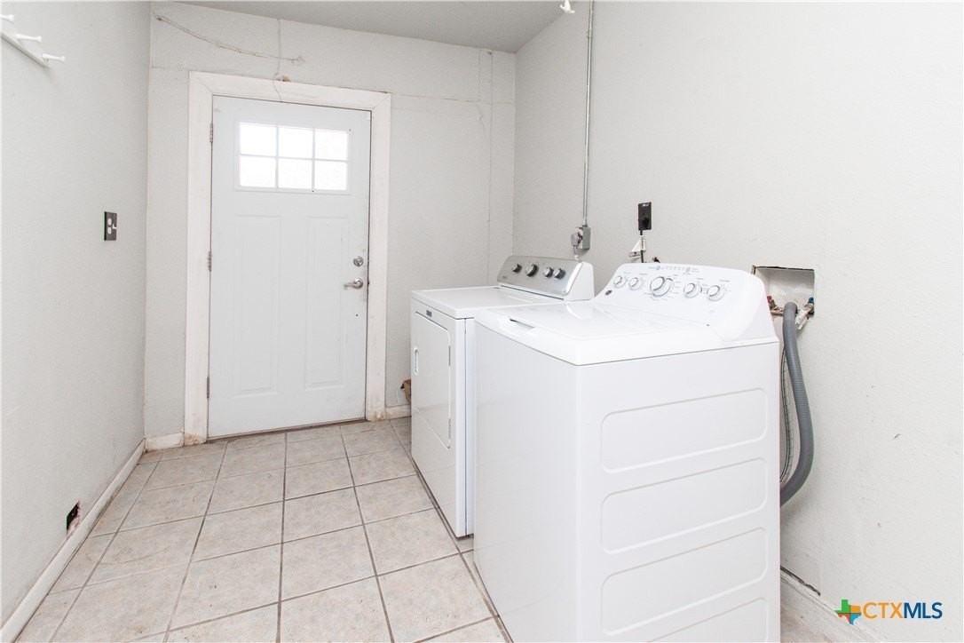 2524 Berkett Dr - Photo 7 of 21