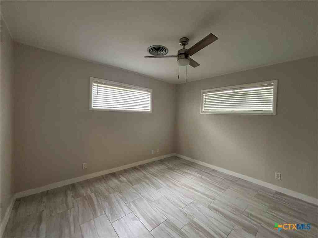 2502 E Poplar Ave - Photo 7 of 11