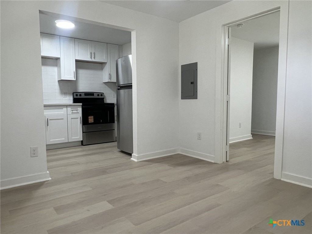 201 Lowery Dr - Photo 2 of 9