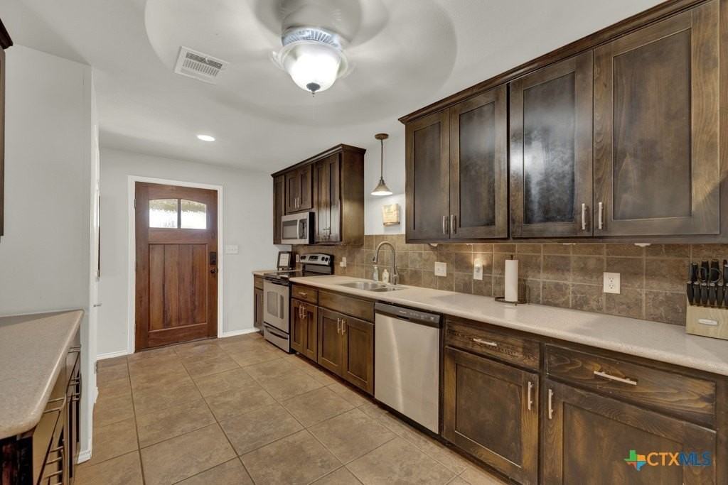 1015 Reiley Rd - Photo 4 of 45