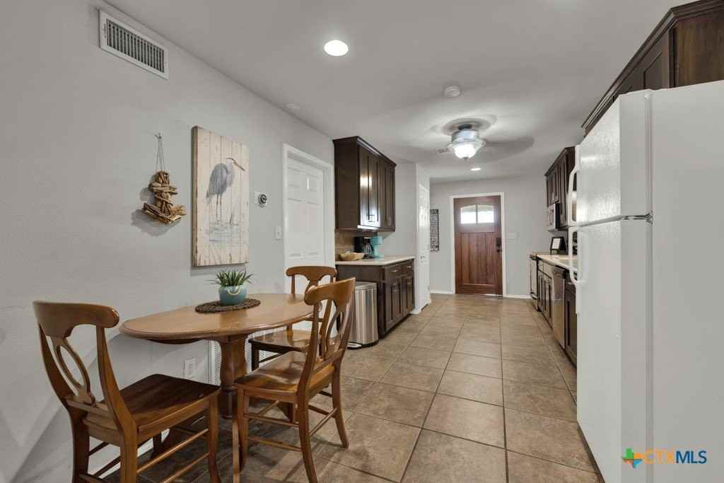 1015 Reiley Rd - Photo 7 of 45