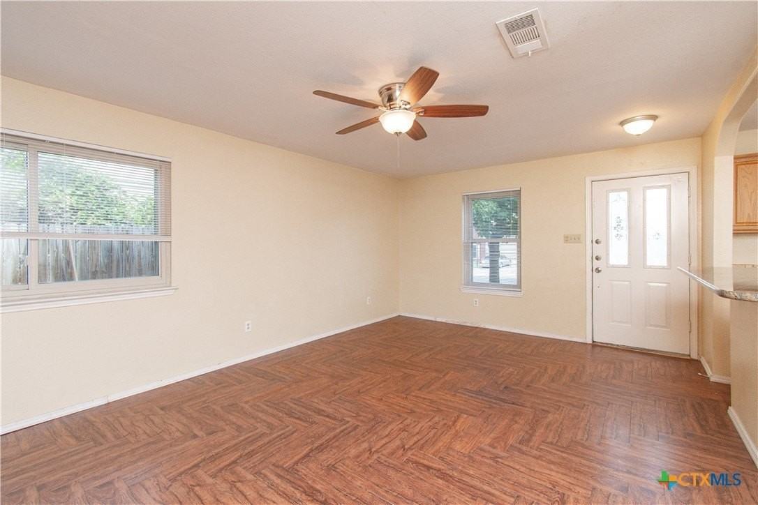 5011 White Rock Drive - Photo 5 of 25