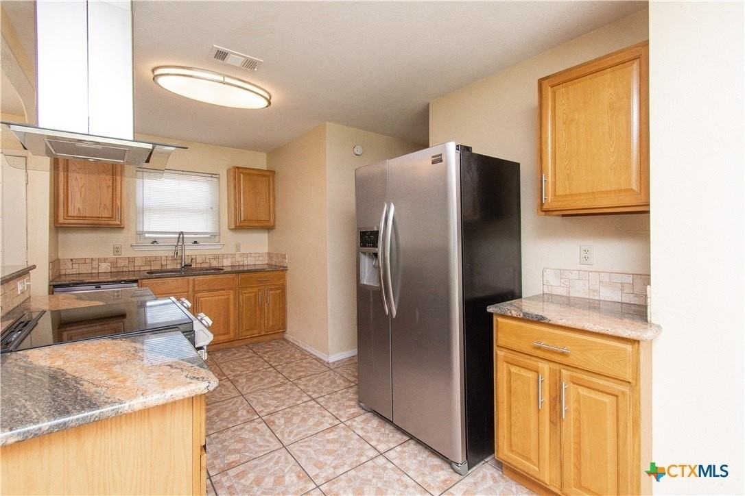 5011 White Rock Drive - Photo 7 of 25