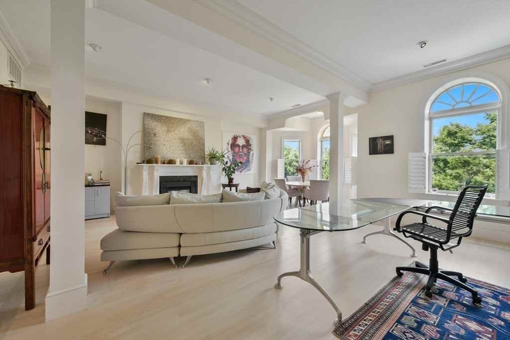 294 Commonwealth Ave - Photo 2 of 27