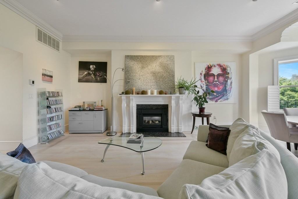 294 Commonwealth Ave - Photo 7 of 27