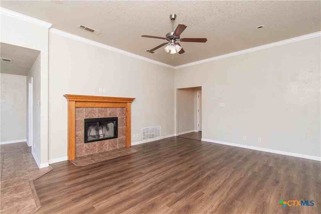 608 Leo Ln - Photo 4 of 21