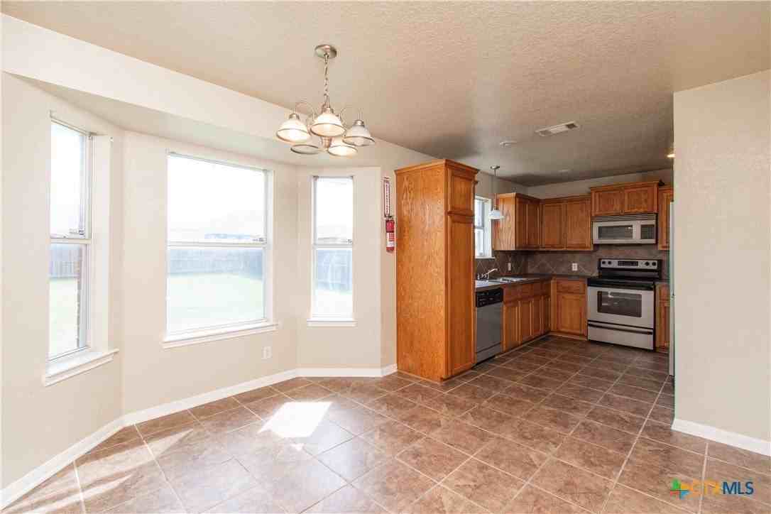 608 Leo Ln - Photo 5 of 21