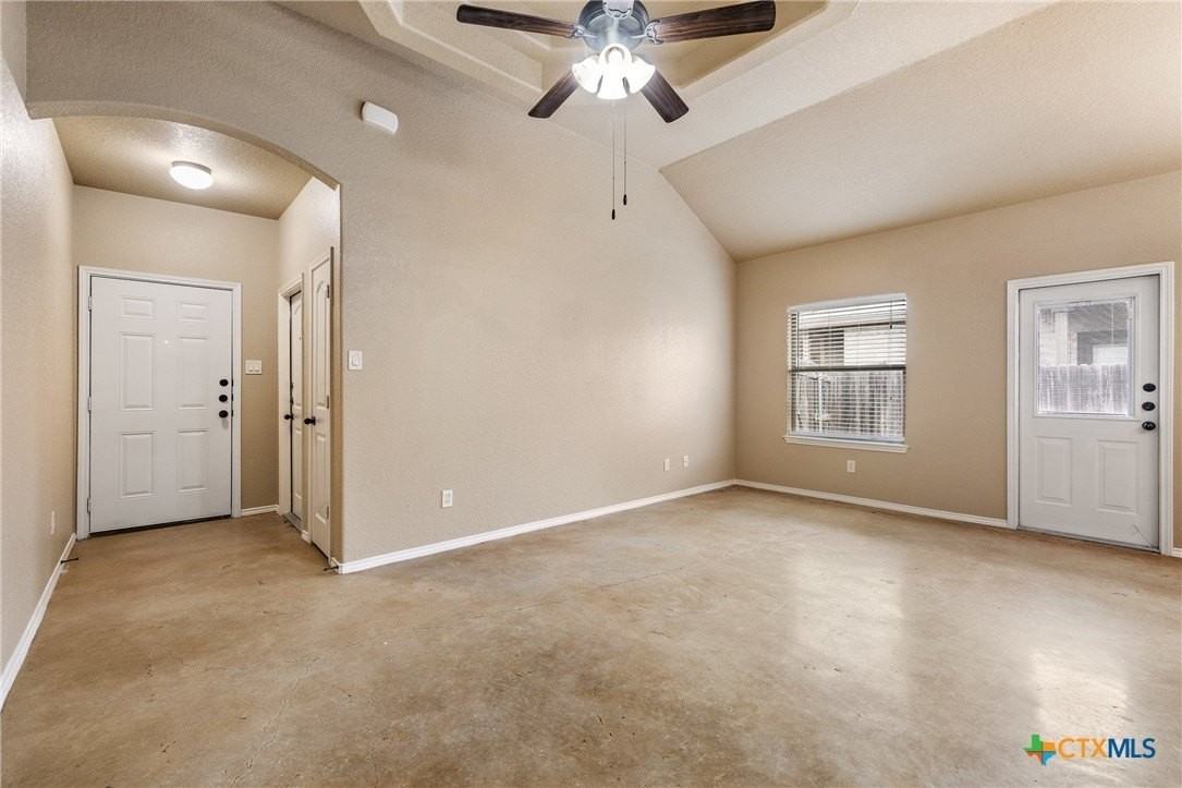 266 Rosalie Dr - Photo 4 of 16