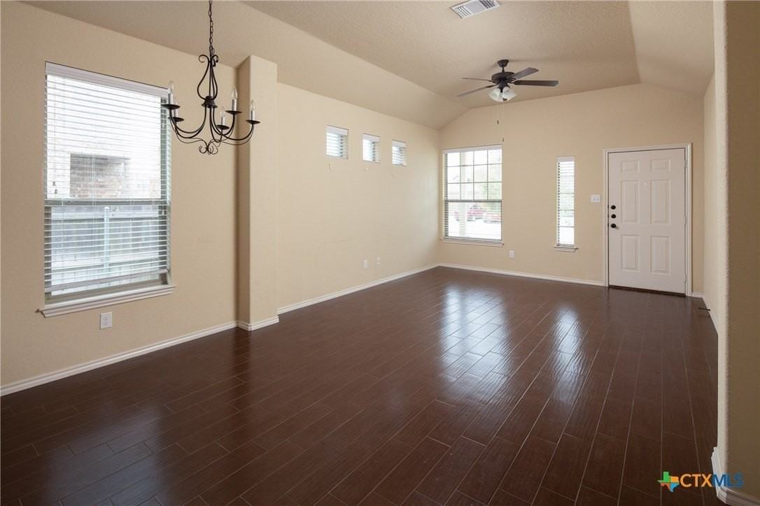 514 Creekside Cir - Photo 7 of 16