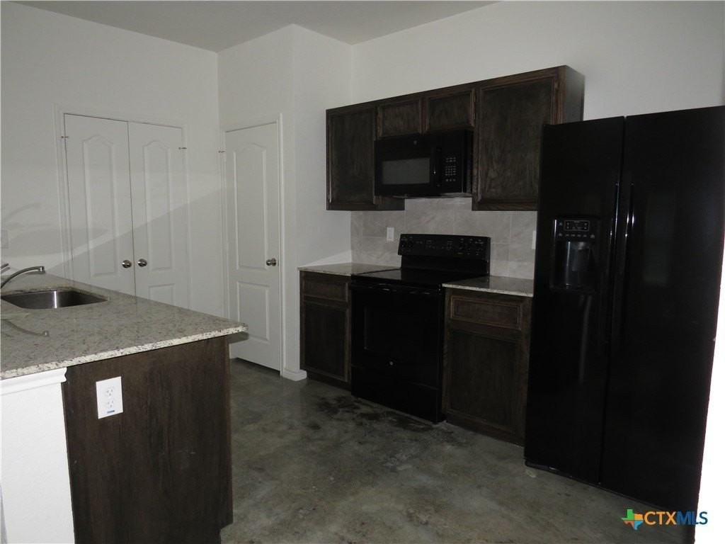 1004 Barbara Jordan Street #B - Photo 6 of 13