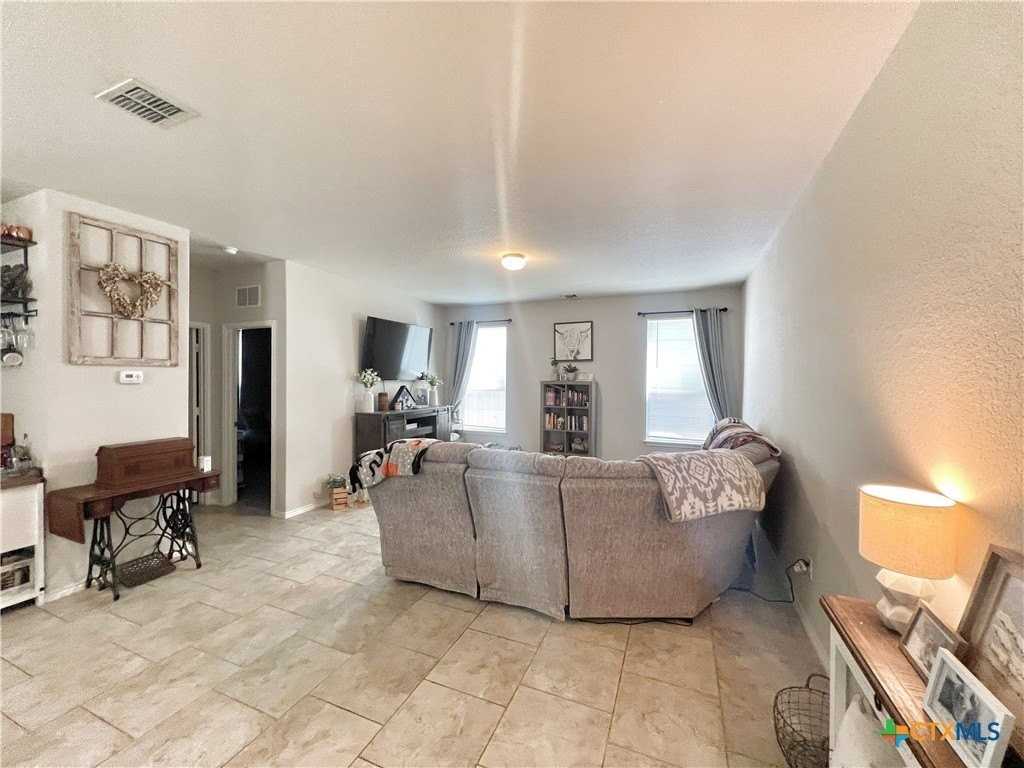 415 Harvest Point - Photo 2 of 17