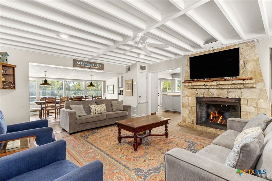 1105 Lakeview Drive - Photo 3 of 26