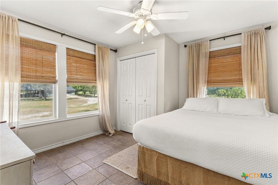 1105 Lakeview Drive - Photo 7 of 26