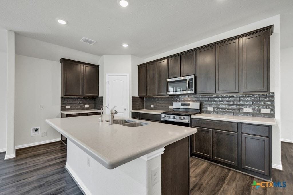 1233 Cross Gable - Photo 2 of 27