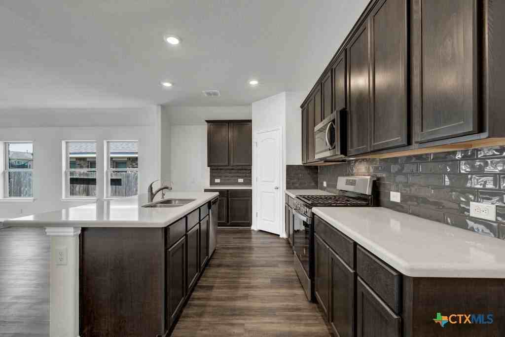 1233 Cross Gable - Photo 6 of 27