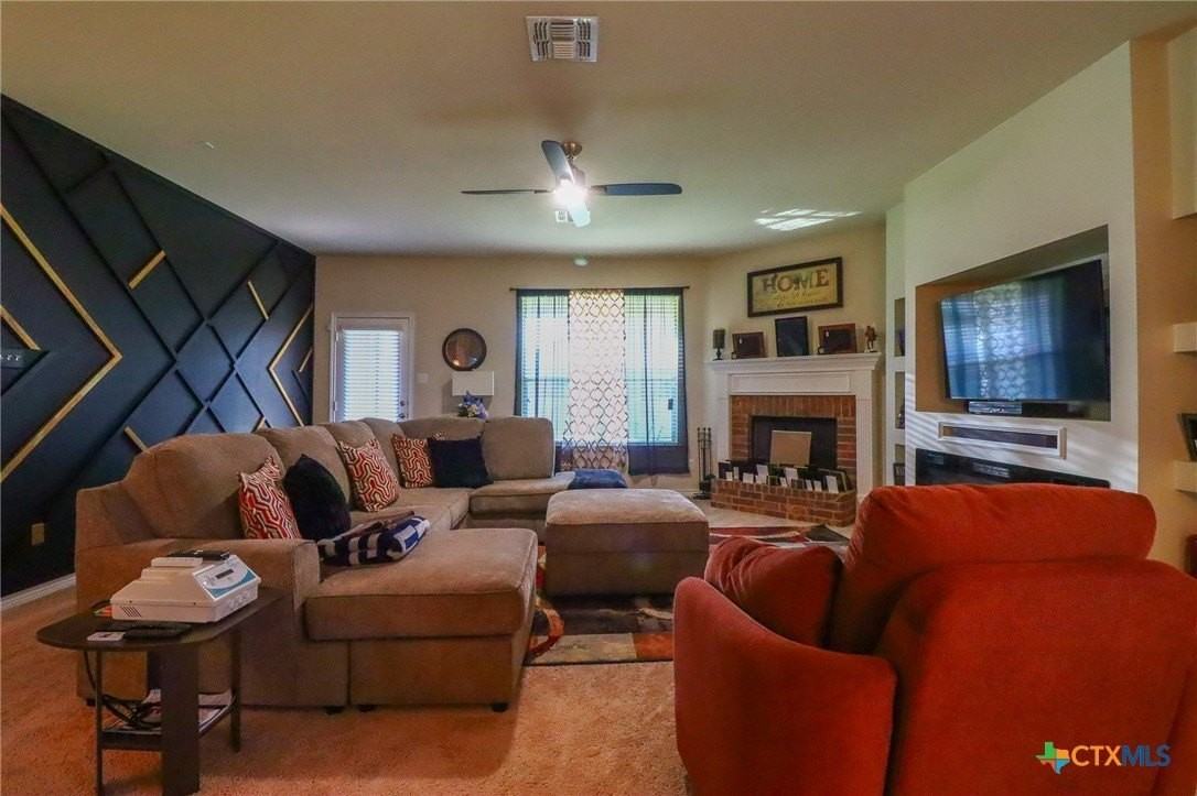 802 Valentino Dr - Photo 4 of 39