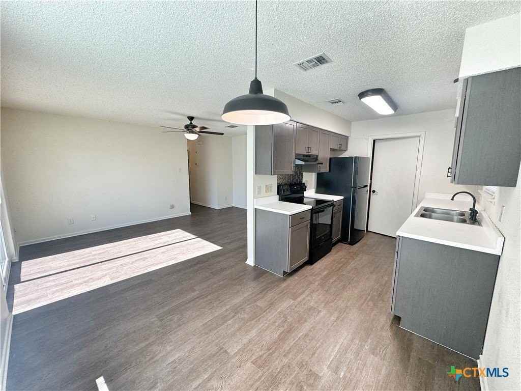 2221 Michigan St - Photo 7 of 24