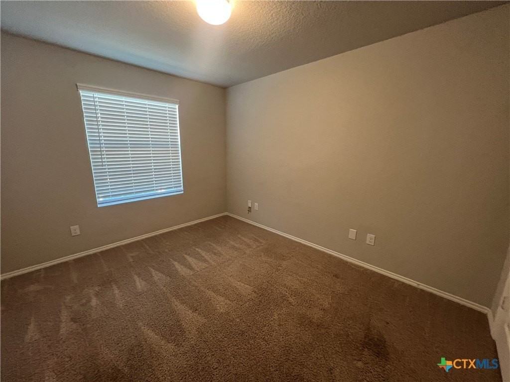 2410 Moselle Ln - Photo 3 of 16