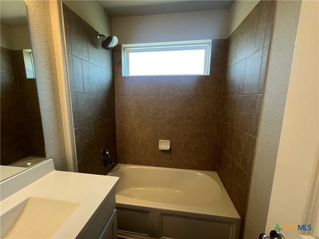 2410 Moselle Ln - Photo 5 of 16