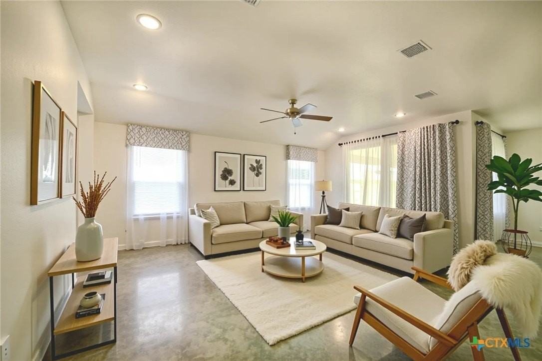 770 Freedom Cir - Photo 4 of 19