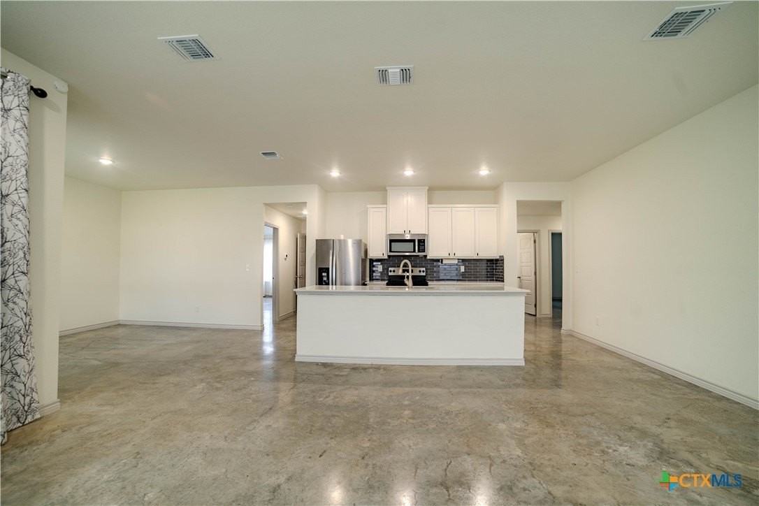 770 Freedom Cir - Photo 5 of 19