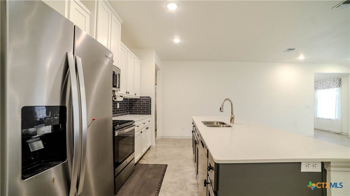 770 Freedom Cir - Photo 7 of 19