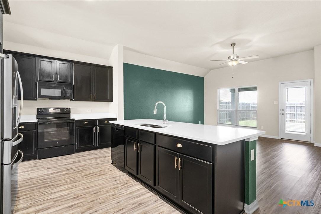 1772 Lummus Dr - Photo 5 of 15