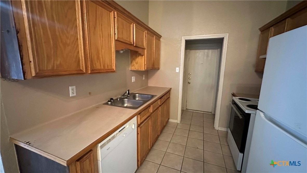 3204 Raven Drive #B - Photo 4 of 9